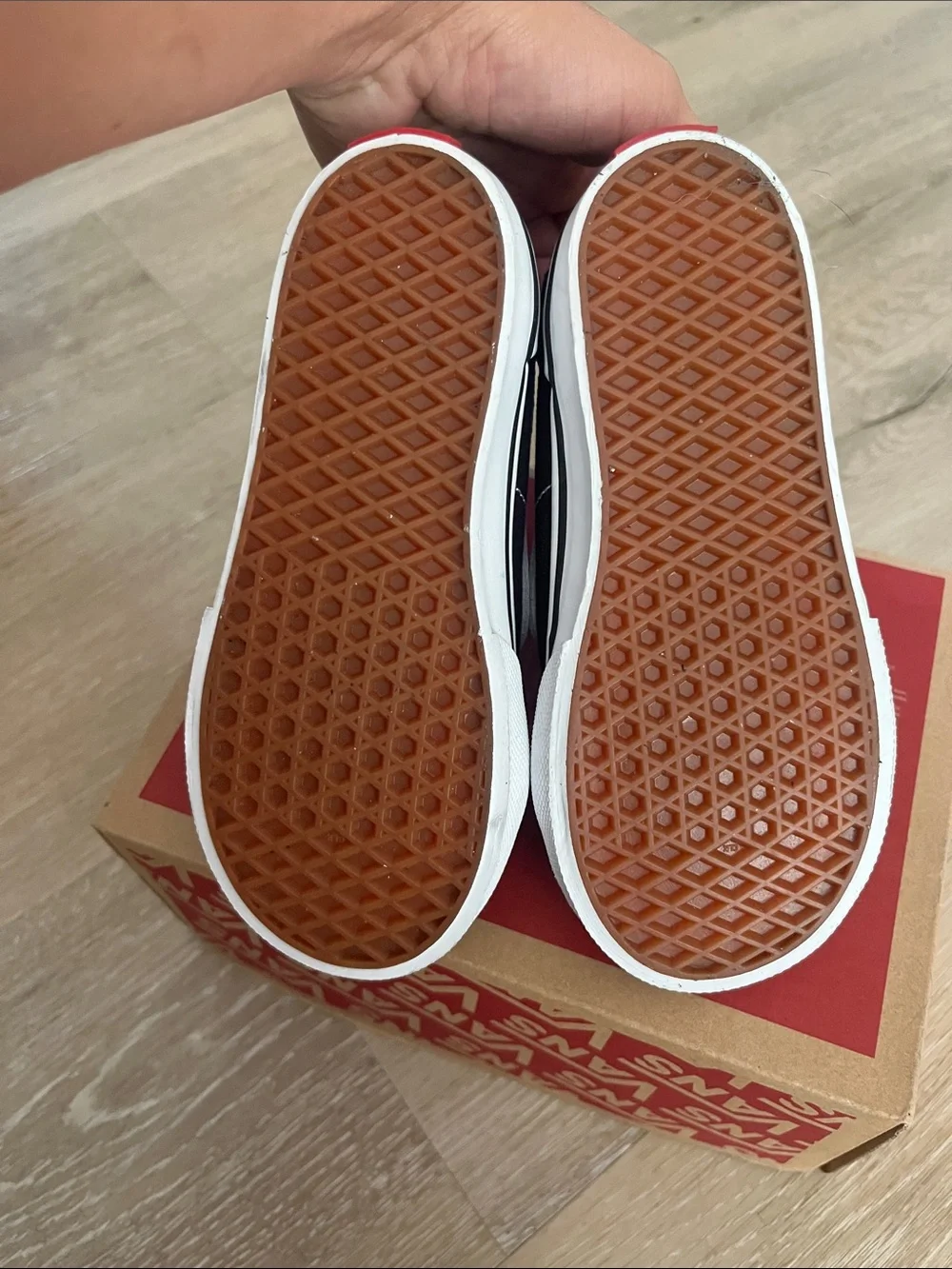 Vans toddlers. Black and White High-Top Skate Sneakers. Zipper in back